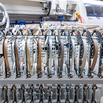 Stiegelmeyer’s furniture production facility in Nordhausen Edge-banding machine at the Stiegelmeyer furniture production facility in Nordhausen.