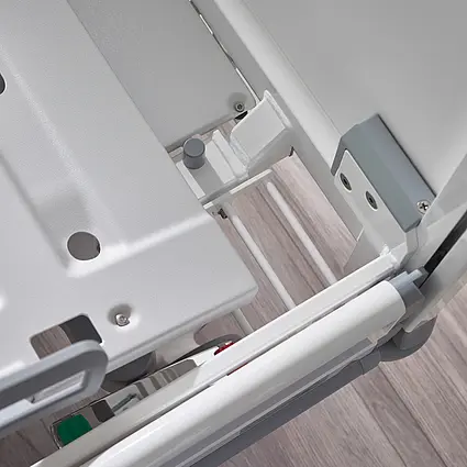 Detail der stabilen Liegeflächenkonstruktion des Kinderkrankenhausbetts Seta pro - Variante junior
