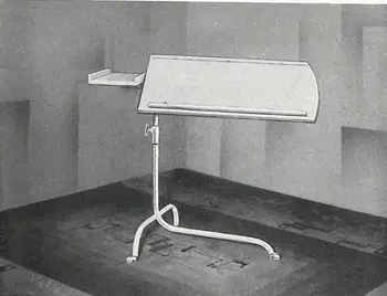 Mesa de cama histórica o «mesa auxiliar» de Stiegelmeyer del año 1937 con tablero inclinable.